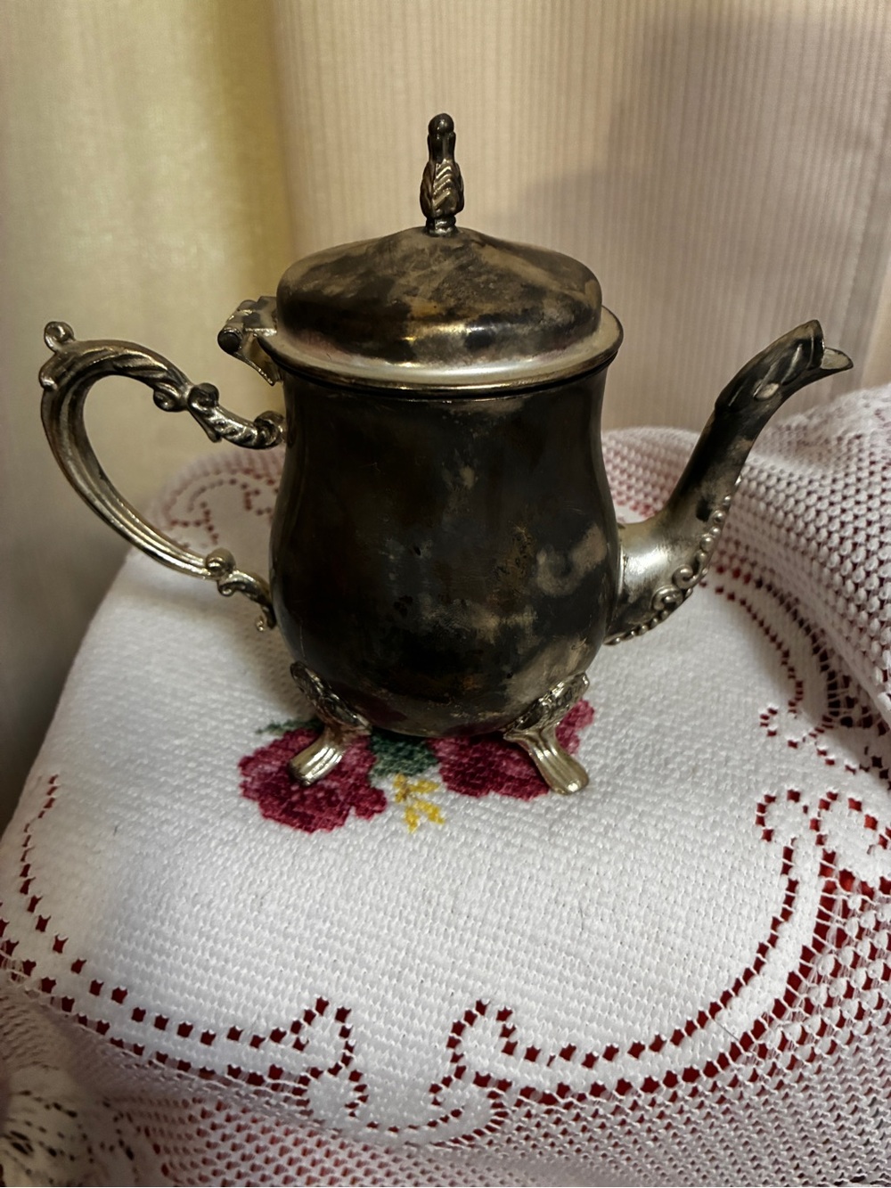 Vintage Ornate Silverplate Mini Teapot Footed Victorian style hinged lid - Picture 2 of 15